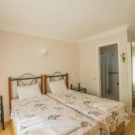 Oludeniz Ovacikta Genis Bahceli Ozel Havuzlu Villa *